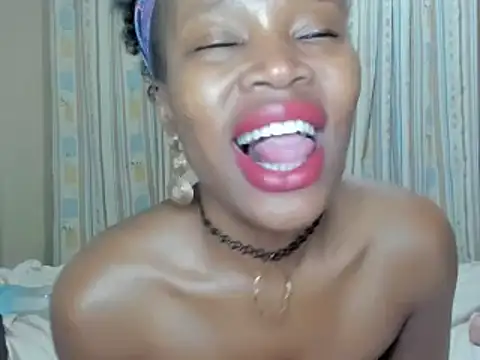 Snapshot of AfricanSquirtingQueen chatting on 09-18-25, 02:35 AfricanSquirtingQueen online show from 09-18-25, 02:35