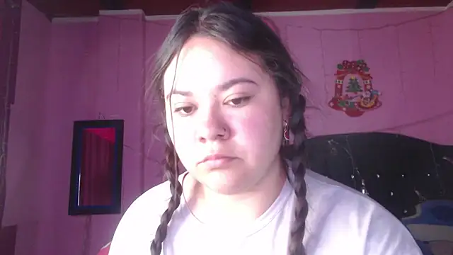 NikkiRous  online show from 10-10-25, 10:47