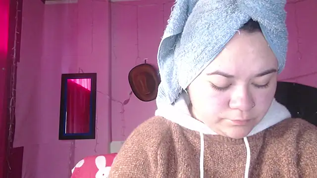 NikkiRous  online show from 10-25-25, 12:34