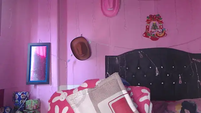 NikkiRous  online show from 12-19-25, 12:45