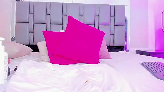 Emily Gil1 online show from 02-27-25, 04:43