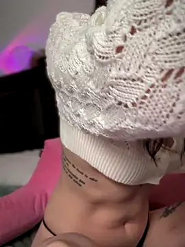 Snapshot of BrattyBae_xo chatting on 11-30-25, 07:40 BrattyBae xo online show from 11-30-25, 07:40