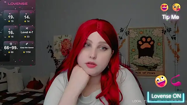 Snapshot of Crystal_Chris chatting on 10-28-25, 05:04 Crystal Chris online show from 10-28-25, 05:04