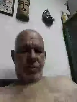 Snapshot of FabiQuilmes chatting on 01-03-25, 12:11 FabiQuilmes online show from 01-03-25, 12:11