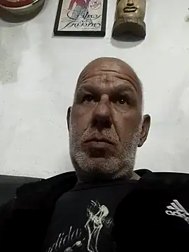 Snapshot of FabiQuilmes chatting on 09-13-25, 11:37 FabiQuilmes online show from 09-13-25, 11:37