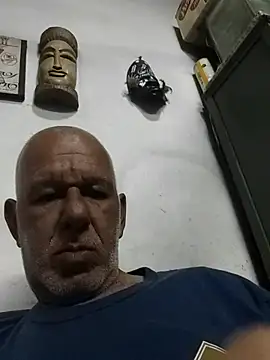 Snapshot of FabiQuilmes chatting on 10-04-25, 12:52 FabiQuilmes online show from 10-04-25, 12:52