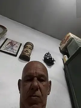 Snapshot of FabiQuilmes chatting on 10-05-25, 03:32 FabiQuilmes online show from 10-05-25, 03:32