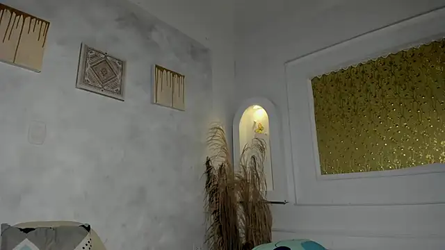 Tahira 21  online show from 10-08-25, 07:33