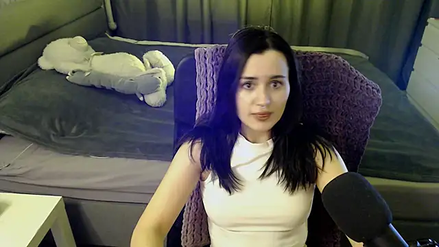 KiraYammy online show from 12-23-24, 10:33