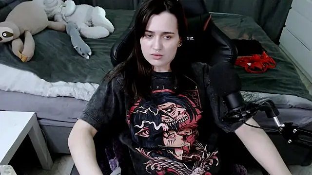 KiraYammy online show from 01-25-25, 04:34