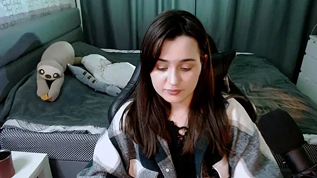 KiraYammy online show from 02-14-25, 05:57