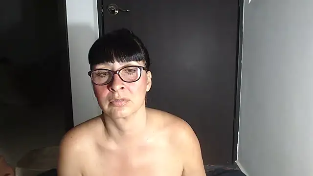 Snapshot of HellenLatin chatting on 02-03-26, 06:22 HellenLatin online show from 02-03-26, 06:22