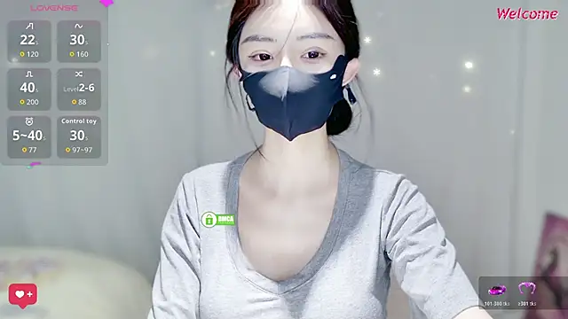 Snapshot of Duduludululu chatting on 11-15-25, 06:22 Duduludululu online show from 11-15-25, 06:22