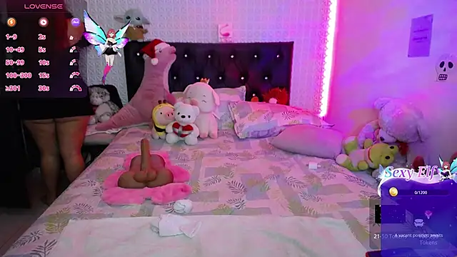 Snapshot of redgirlofficial chatting on 12-21-24, 09:04 redgirlofficial online show from 12-21-24, 09:04