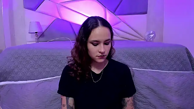 AnnyThompson  online show from 02-07-25, 09:26