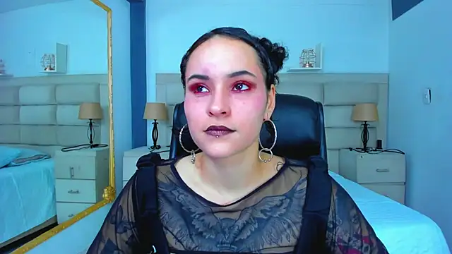 AnnyThompson  online show from 09-17-25, 08:54