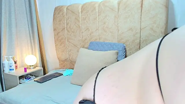 Zoe Curvy online show from 11-22-25, 12:37