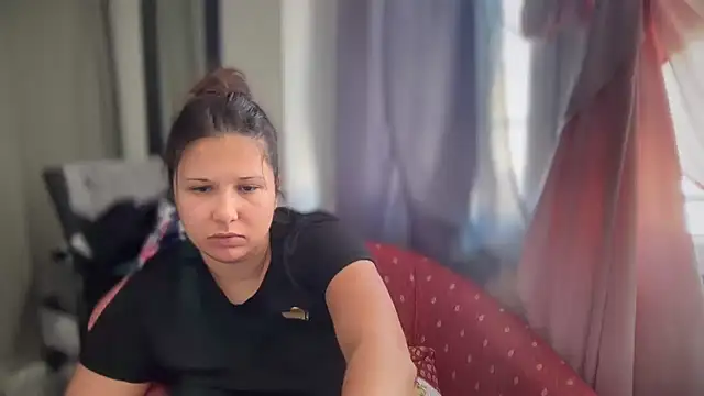 Snapshot of minette-sexy chatting on 09-19-25, 09:32 minette-sexy online show from 09-19-25, 09:32