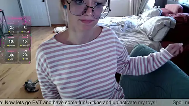 Plantbabeee online show from 10-08-25, 03:31