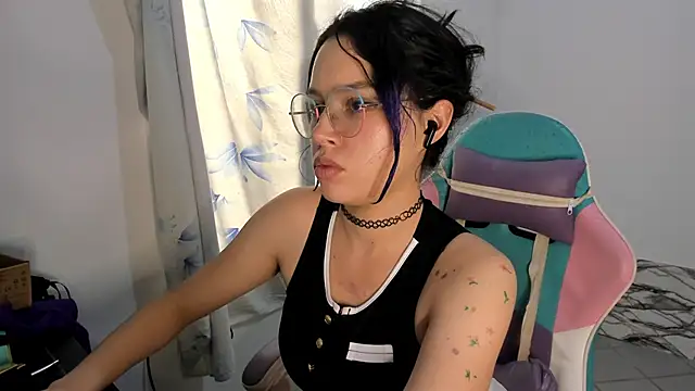Snapshot of WandaDoll chatting on 03-02-25, 06:51 WandaDoll online show from 03-02-25, 06:51