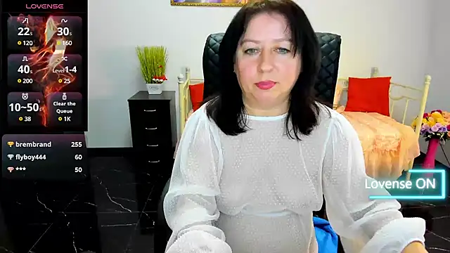 Julia Dean online show from 03-04-25, 01:17