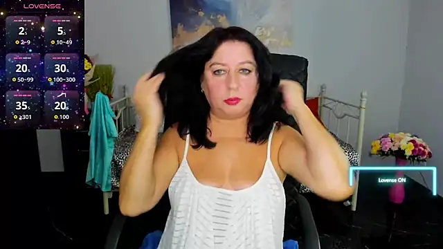 Julia Dean online show from 12-04-25, 01:20