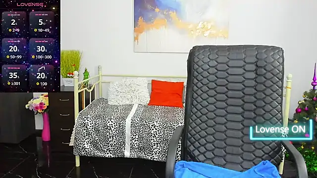 Julia Dean online show from 12-18-25, 12:55