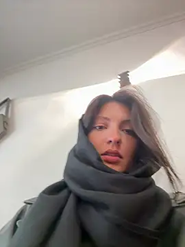 BabeRainbow online show from 02-05-25, 09:04