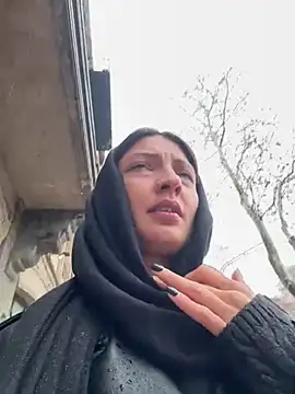 BabeRainbow online show from 02-06-25, 09:11