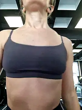 Miss    Mia  online show from 02-12-25, 11:51