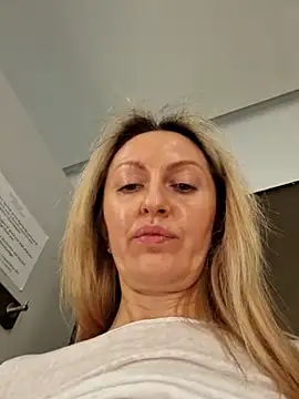 Miss    Mia  online show from 02-22-25, 03:25