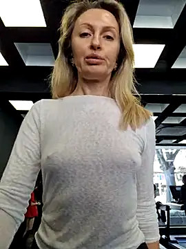 Miss    Mia  online show from 02-23-25, 11:33