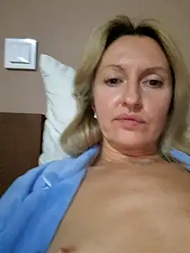 Miss    Mia  online show from 10-11-25, 06:34