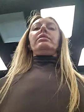 Miss    Mia  online show from 11-25-25, 09:42