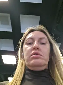 Miss    Mia  online show from 02-04-26, 12:55