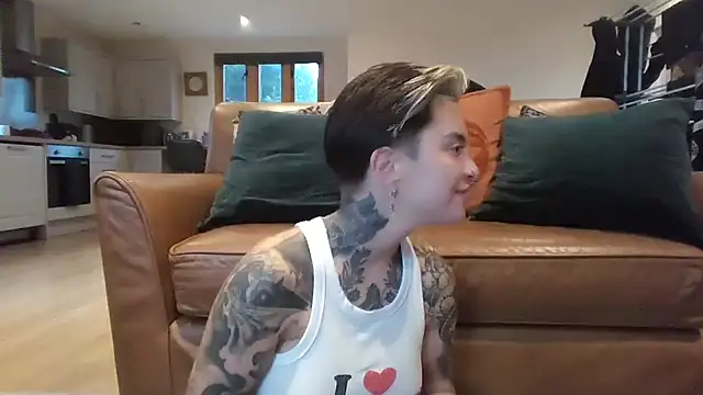 Snapshot of Rubyrichhxo chatting on 11-18-25, 09:47 Rubyrichhxo online show from 11-18-25, 09:47