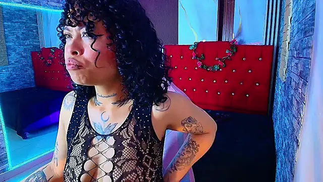 miahernadez303av online show from 12-02-25, 03:56