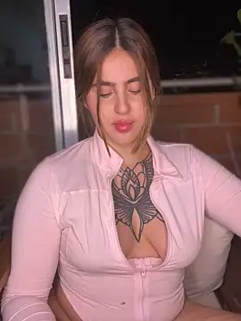 ValerieHilton online show from 01-23-25, 01:19