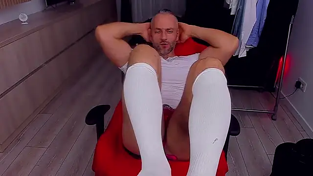 MarisMuscle online show from 10-25-25, 06:46