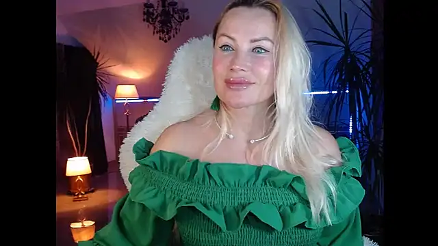 Snapshot of eyesangel22 chatting on 12-13-24, 06:21 eyesangel22 online show from 12-13-24, 06:21