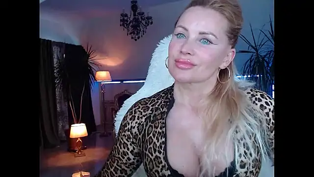 Snapshot of eyesangel22 chatting on 12-27-24, 01:07 eyesangel22 online show from 12-27-24, 01:07