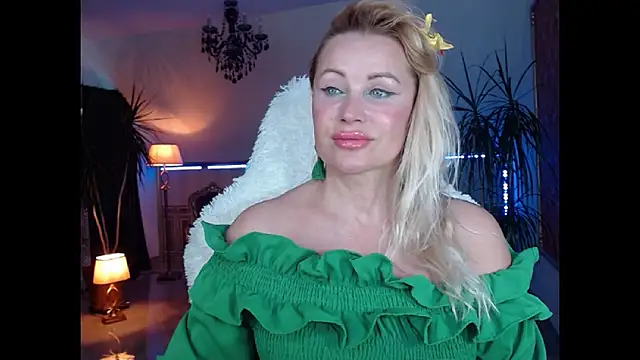 Snapshot of eyesangel22 chatting on 12-28-24, 01:17 eyesangel22 online show from 12-28-24, 01:17