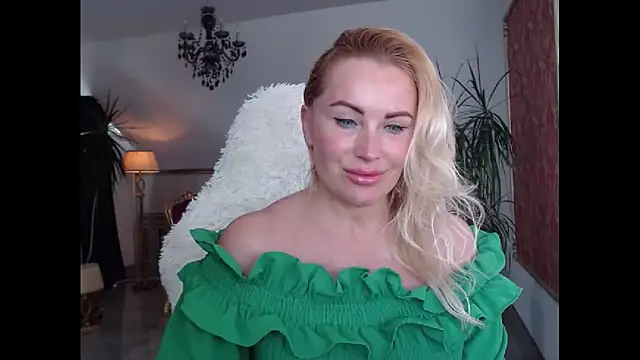 Snapshot of eyesangel22 chatting on 12-30-24, 12:42 eyesangel22 online show from 12-30-24, 12:42