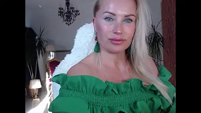 Snapshot of eyesangel22 chatting on 01-10-25, 08:40 eyesangel22 online show from 01-10-25, 08:40