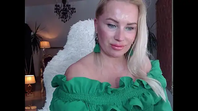 Snapshot of eyesangel22 chatting on 01-10-25, 11:43 eyesangel22 online show from 01-10-25, 11:43