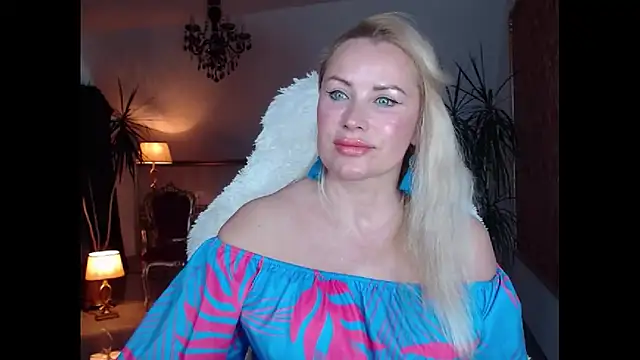 Snapshot of eyesangel22 chatting on 01-22-25, 11:45 eyesangel22 online show from 01-22-25, 11:45