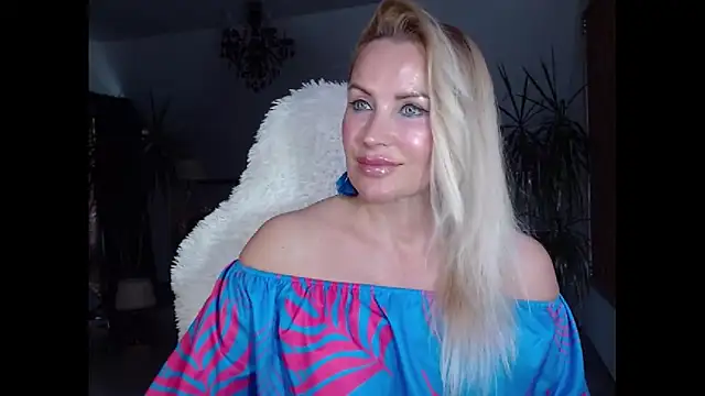 Snapshot of eyesangel22 chatting on 01-24-25, 12:52 eyesangel22 online show from 01-24-25, 12:52