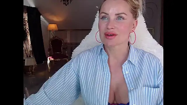 Snapshot of eyesangel22 chatting on 02-08-25, 01:33 eyesangel22 online show from 02-08-25, 01:33