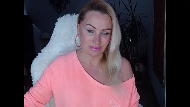 Snapshot of eyesangel22 chatting on 02-16-25, 01:27 eyesangel22 online show from 02-16-25, 01:27