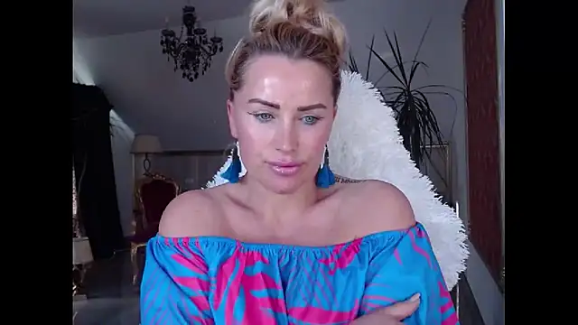 Snapshot of eyesangel22 chatting on 02-26-25, 02:14 eyesangel22 online show from 02-26-25, 02:14